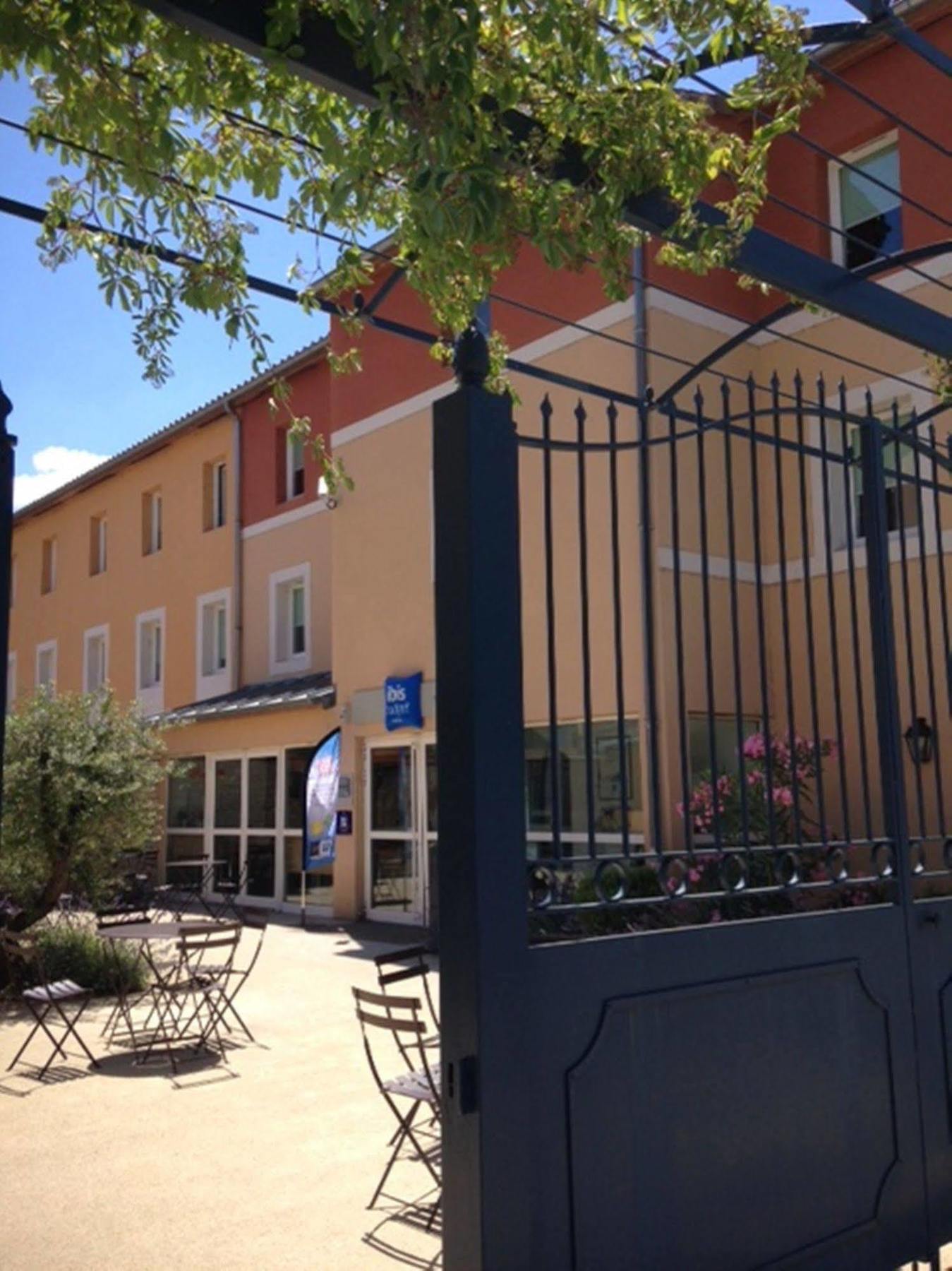 First Inn Hotel Apt Exterior photo